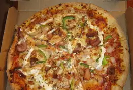 Kebaba Pizza 2 pers. - Domino's Pizza