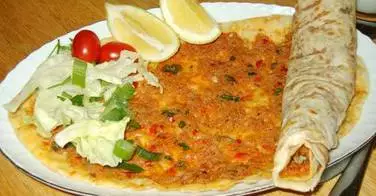 Lahmacun, la pizza turque