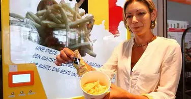 Des frites en distributeur automatique