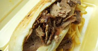 Menu grec broche de viande haché de boeuf et grec veau - O'Clos à Eaubonne