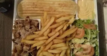 Assiette Grecque Complète - Le Palais du Kebab à Epernon