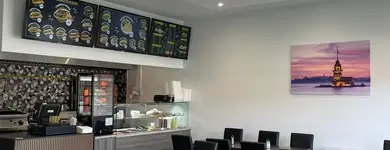 Le kebab le plus “polémique” de Paris offre 1 000 kebabs dans sa nouvelle adresse